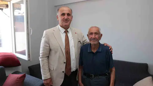 İncirliova Belediye Başkanı Kaya şehit babalarını evlerinde ziyaret etti