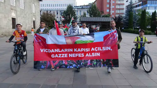 Erzurum’da sağlıkçılardan 137’nci hafta Gazze yürüyüşü