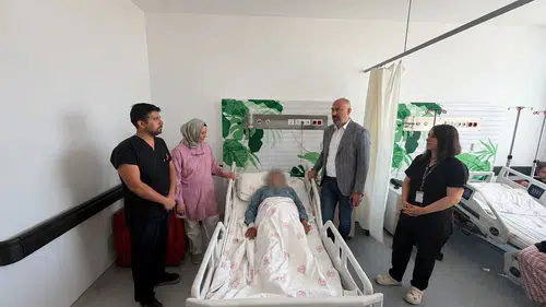 Niğde'de doktorlar hastanın karnından 7 kiloluk dev kitle çıkardı