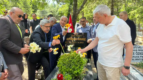 Türk edebiyatının usta kalemi Abdurrahim Karakoç anılıyor