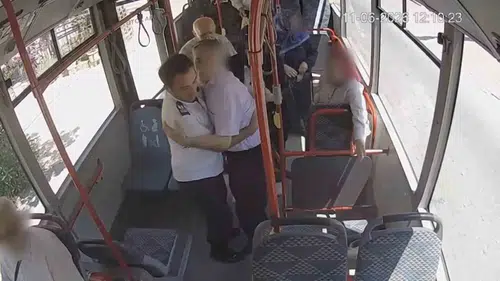 Sakarya otobüsünde bir hayat kurtarma yarışı yaşandı