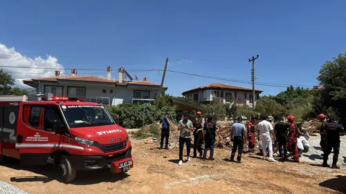 Muğla’da altyapı kazasında toprak altında kalan işçi kurtarıldı