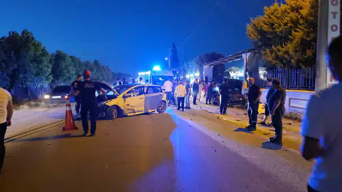 Düzce’de düğün çıkışında iki otomobil çarpıştı