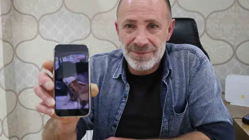 Sivaslı esnafın şaşkınlığı Bagajdaki buzağıya serum bağlamışlar