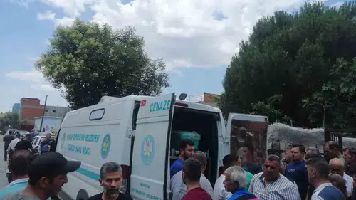 Balayında denize atlayan genç damat hayatını kaybetti
