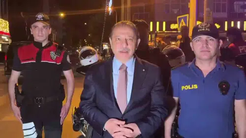 Avcılar sokaklarında polis ekipleri geniş çaplı huzur operasyonu yaptı