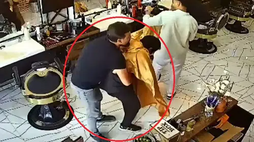 Kuaförün dikkati müşterisinin hayatını kurtardı