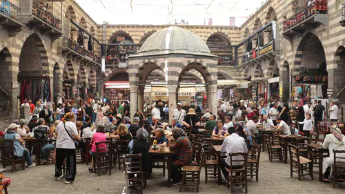 Diyarbakır sokaklarında bayram bereketi