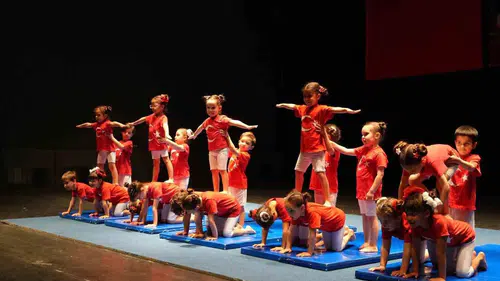 Bilecik'te minik sporcular sahne tozunu yuttu