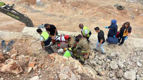 İskenderun’da inşaat kazası Kayalıklardan düşen işçi hastaneye kaldırıldı