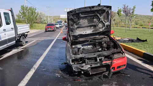Nevşehir yolunda otomobil alev topuna döndü