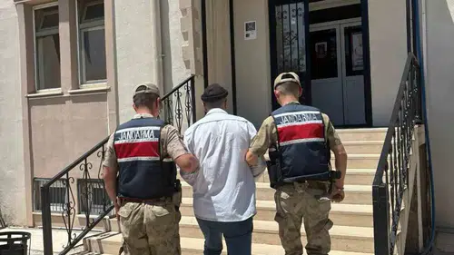 Karaköprü'de saklanan firari hükümlü jandarmanın operasyonuyla yakalandı