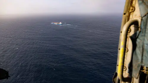 ABD donanması Hürmüz Boğazı'nda trafiği kilitledi