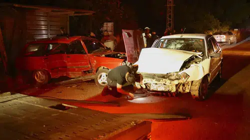 Kastamonu yolunda feci kaza 8 kişi hastaneye kaldırıldı