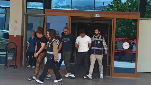Konya’da kuyumcuları hedef alan sahte altın şebekesi çökertildi