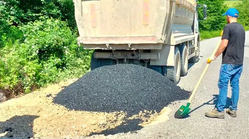 Yığılca köy yollarında asfalt mesaisi başladı