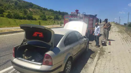 Adıyaman'da seyir halindeki otomobil aniden yanmaya başladı