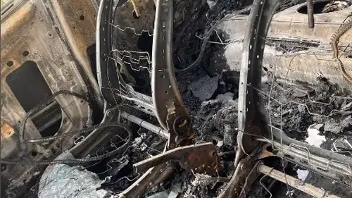 Esenyurt’ta aile kavgası Eniştesi aracını ateşe verdi