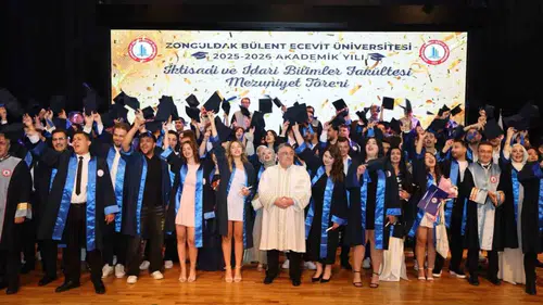 Zonguldak’ta gençler mezuniyet heyecanı yaşadı