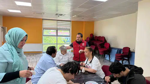 Menteşe'de özel bireyler seramik atölyesinde buluştu