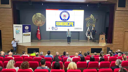 Nazilli’de öğretmenlere dijital tehlikelere karşı uyarı eğitimi
