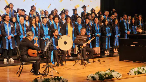Zonguldak’ta sıra dışı mezuniyet Diplomasını almadan sahneye çıktı