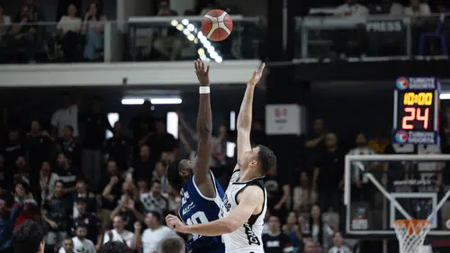 Beşiktaş basketbolda seriye galibiyetle başladı