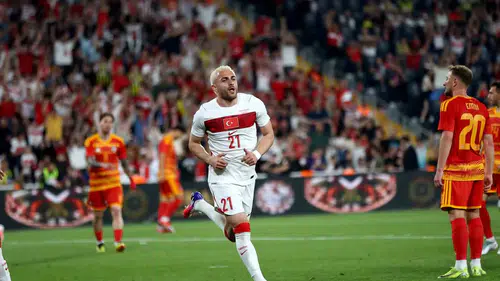 Barış Alper Yılmaz Kadıköy’de fileleri havalandırdı