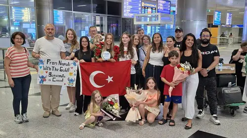 İtalyan sularını dize getiren İzmirli Eda şampiyon döndü