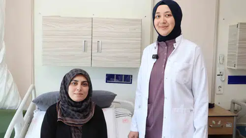Yüzündeki şiddetli ağrıdan mikrocerrahiyle kurtuldu