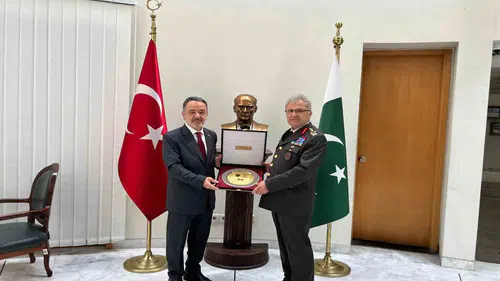 Orgeneral Tokel Pakistan savunma hattını yerinde inceledi