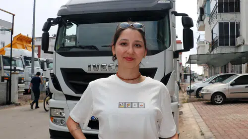 Memuriyeti bıraktı, Avrupa yollarında direksiyon başına geçti