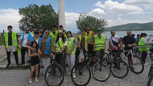 Tatvan sahilinde bağımlılığa karşı toplu sürüş