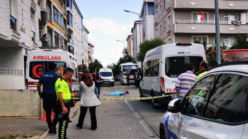 Lüleburgaz’da geri manevra yapan servis minibüsü bir kadının ölümüne neden oldu?