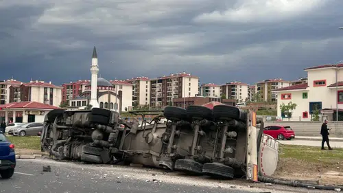Elazığ’da çevre yolunda büyük kaza 2 yaralı