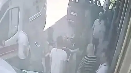 İnebolu'da tamir yaptığı otomobilin altında kalan usta ağır yaralandı