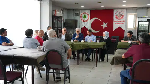 AK Partili vekiller İstanbul sokaklarında nabız yokladı