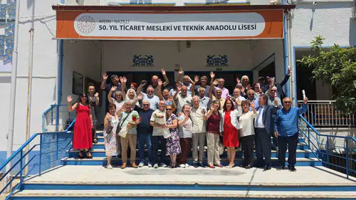 Nazilli Ticaret Lisesi’nin ilk mezunları 50 yıl sonra buluştu