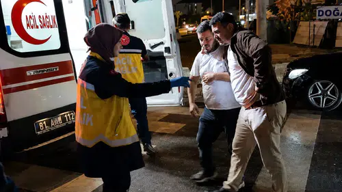 Düzce'de gece yarısı kaza İki otomobil kavşakta birbirine girdi