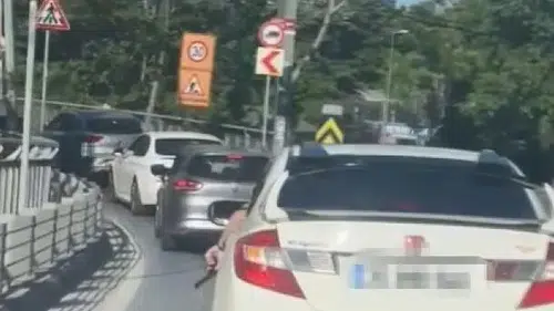 İstanbul trafiğinde silahlı tehdit paniği oyuncak çıktı