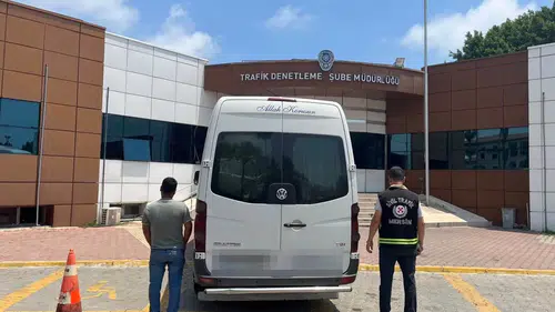 Mersin’de trafik magandalarını araç kamerası ele verdi