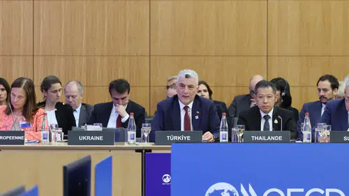 Bakan Bolat Paris'te küresel ticaretin kurallarını konuştu