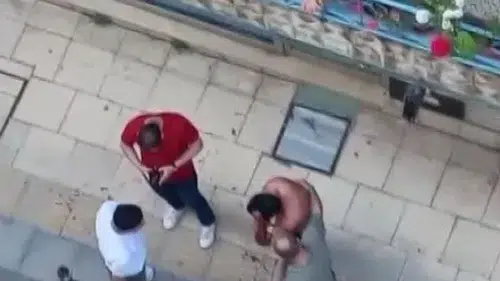 Yalova’da sokak ortasında bıçaklı kavga ve satırlı takip