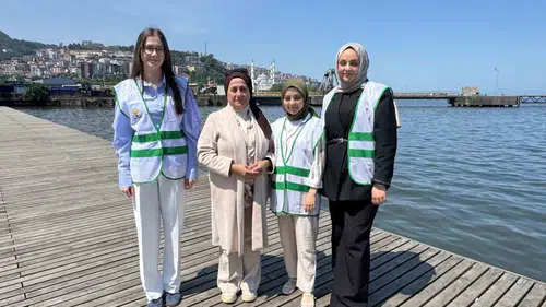 AK Parti Zonguldak sahillerinde çevreci mesaj verdi