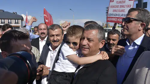 Özgür Özel rotayı iktidara çevirdi
