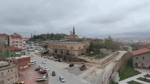 Niğde’nin 691 yıllık simge camisi kapılarını yeniden açıyor