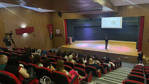 Okullarda zorbalığı bitirmek için öğretmenlere özel eğitim süreci başladı