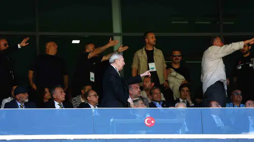 Fenerbahçe kongresinde tansiyon yükseldi