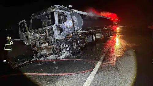 Nusaybin yolunda seyir halindeki tanker alevlere teslim oldu
