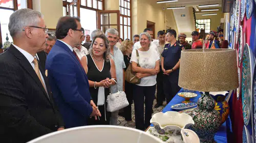 Salihli'de kursiyerlerin el emeği ürünleri sergileniyor